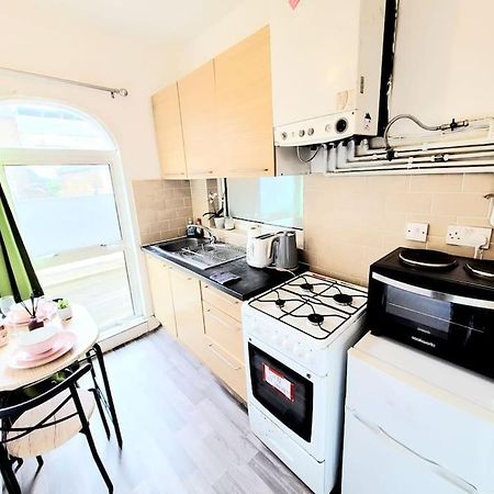 One Bedroom Apartment With A Terrace In Angel Londres Extérieur photo