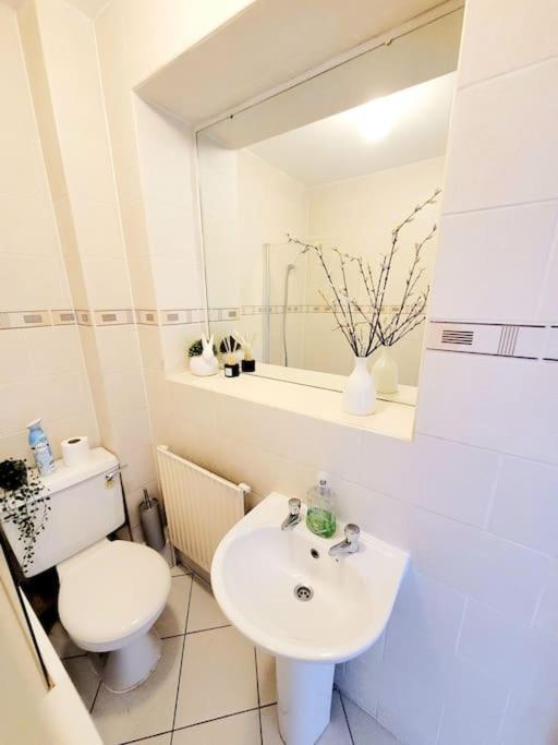 One Bedroom Apartment With A Terrace In Angel Londres Extérieur photo