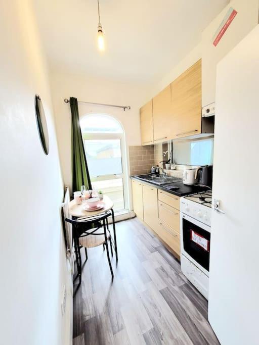 One Bedroom Apartment With A Terrace In Angel Londres Extérieur photo